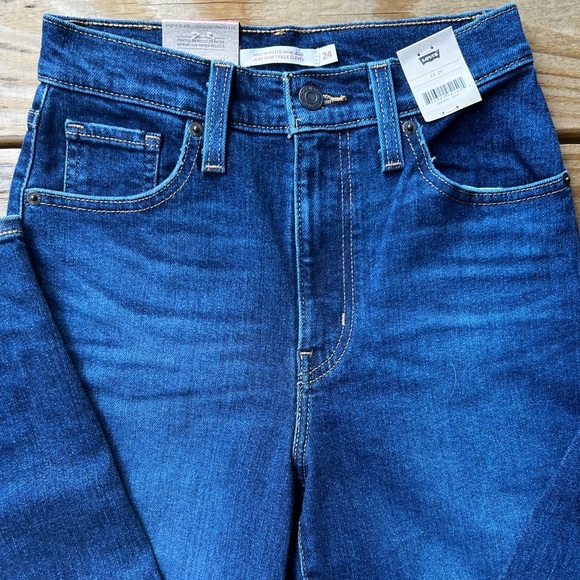 Levi’s Size 24 x 29 High Waisted Mom Dark Wash Tapered Leg Woman’s Jeans NWT - Picture 11 of 13